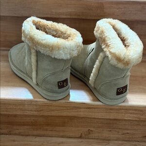 O.F. (Old Friend) sheepskin ankle boots